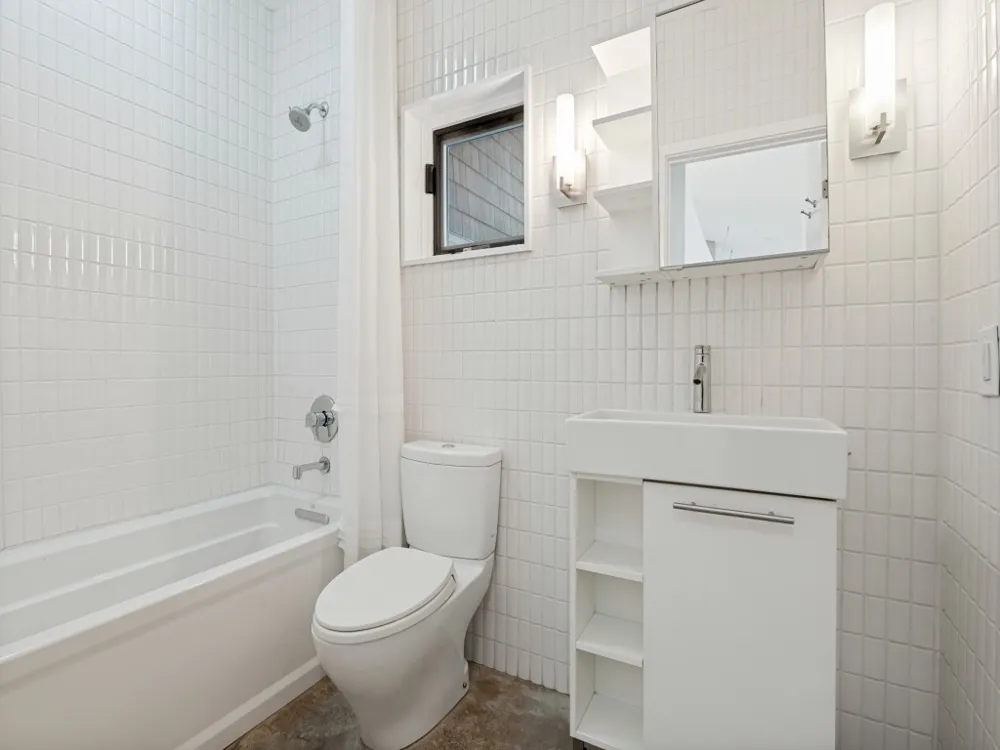 43 Vanguard Way Dallas, TX 75243