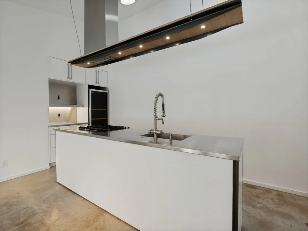 43 Vanguard Way Dallas, TX 75243