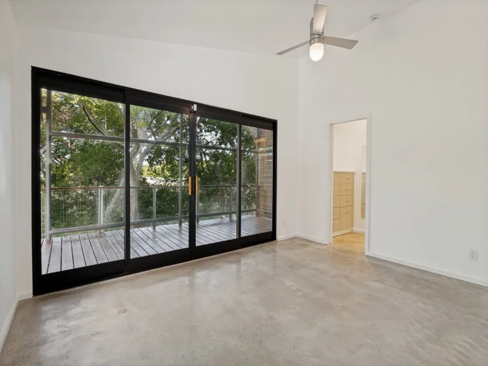 43 Vanguard Way Dallas, TX 75243