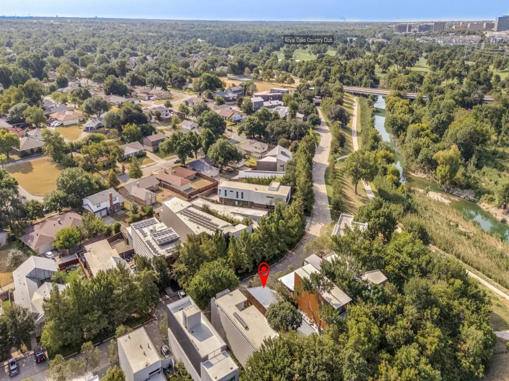 43 Vanguard Way Dallas, TX 75243