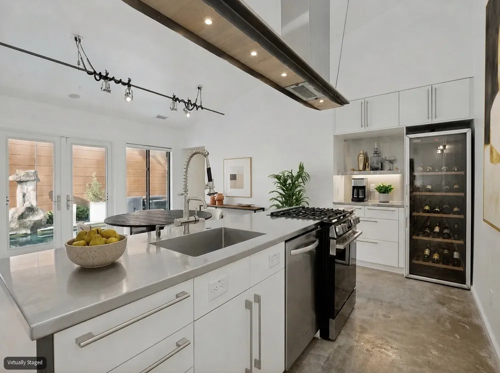 43 Vanguard Way Dallas, TX 75243