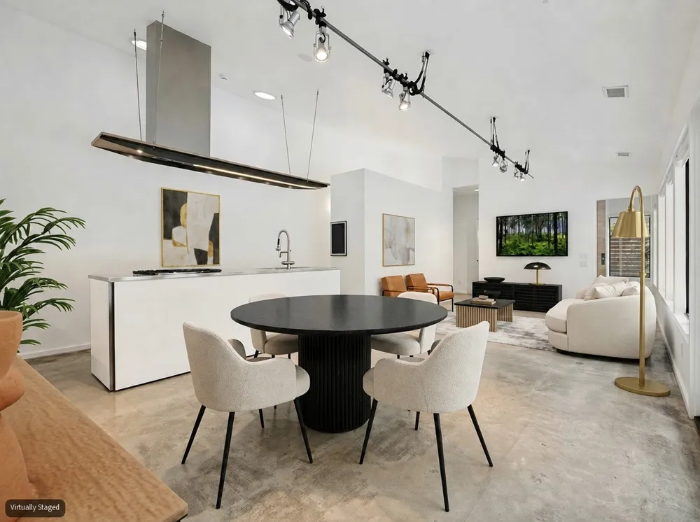 43 Vanguard Way Dallas, TX 75243