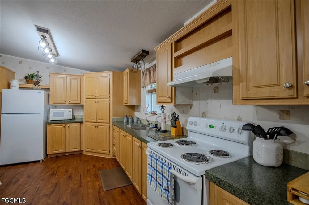 Inverness Avenue Clewiston, FL 33440