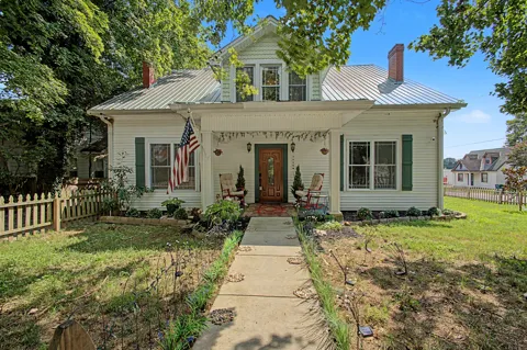 331 W Flower St
