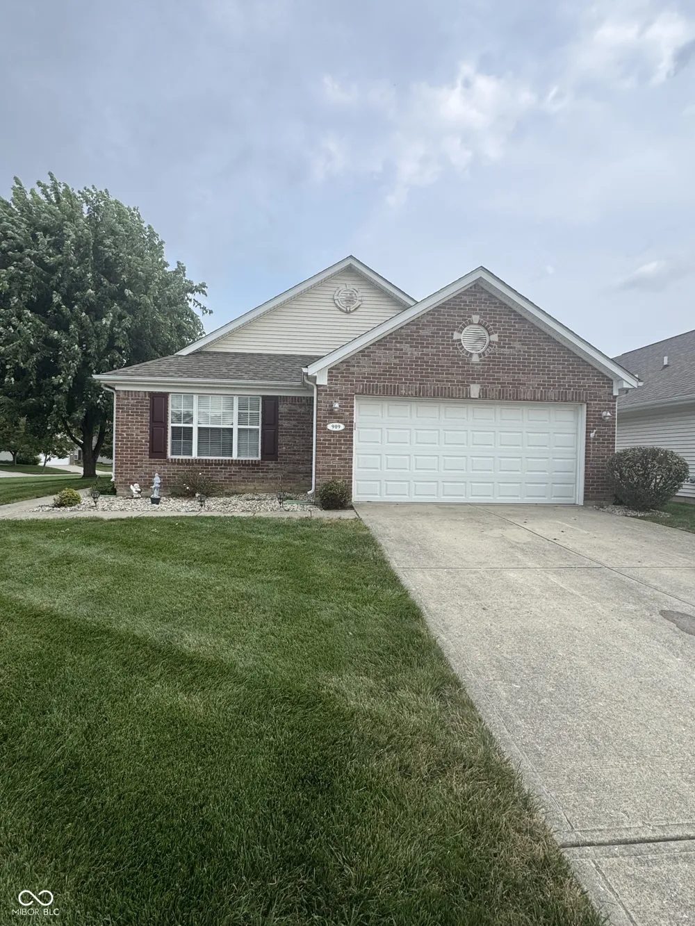 909 W Lincoln Park West Drive Greenwood, IN 46142