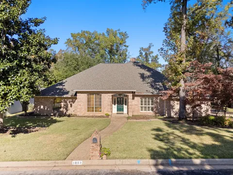 1807 Royal Oak Drive