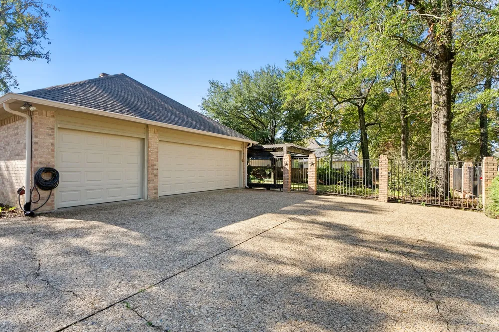 1807 Royal Oak Drive Tyler, TX 75703
