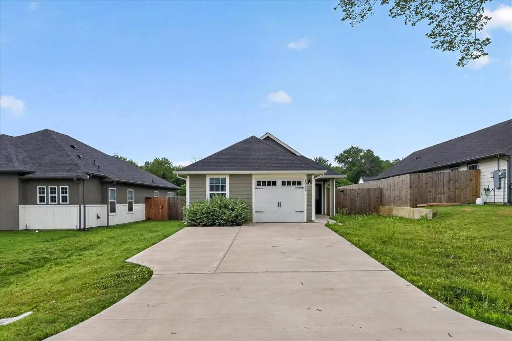1032 Ray Drive Denison, TX 75020