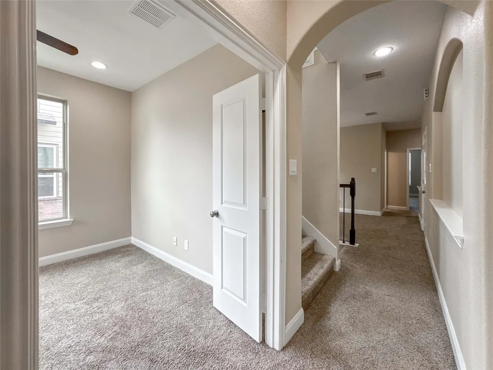 717 Via Lago Webster, TX 77598