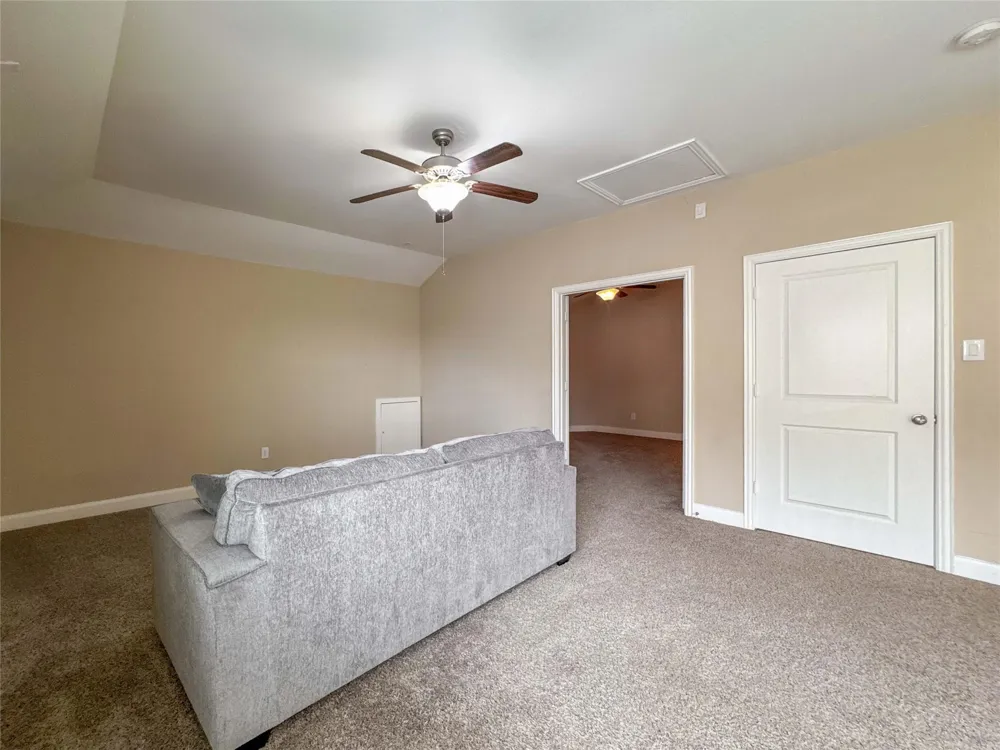 717 Via Lago Webster, TX 77598