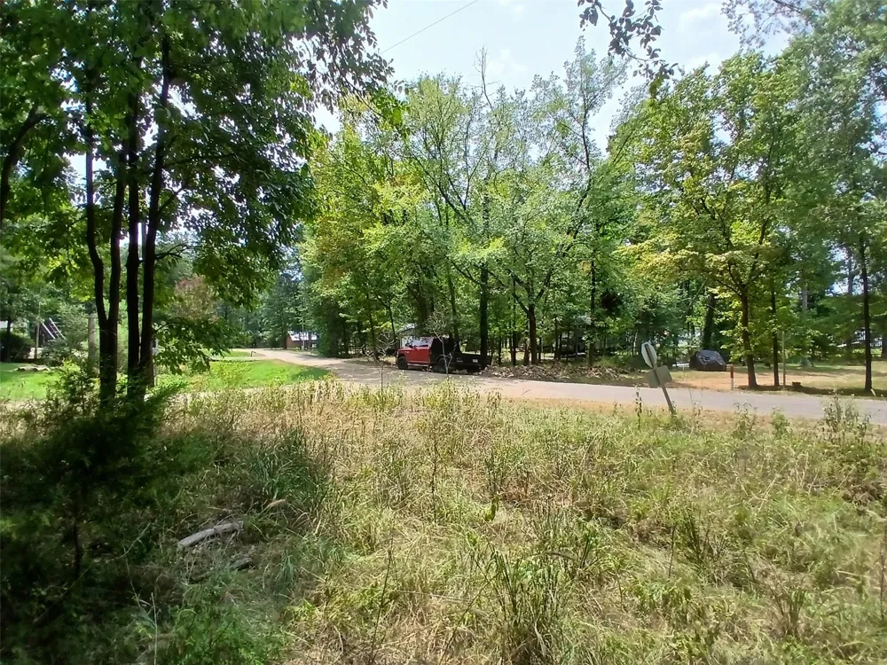 26 Private Rd 52606 Pittsburg, TX 75686