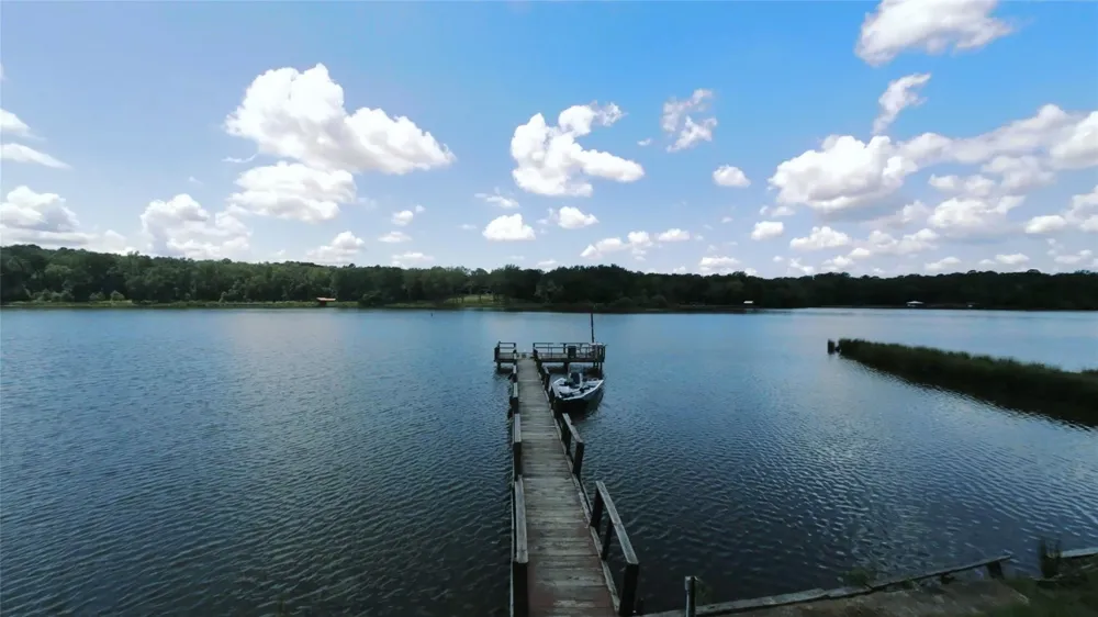 26 Private Rd 52606 Pittsburg, TX 75686