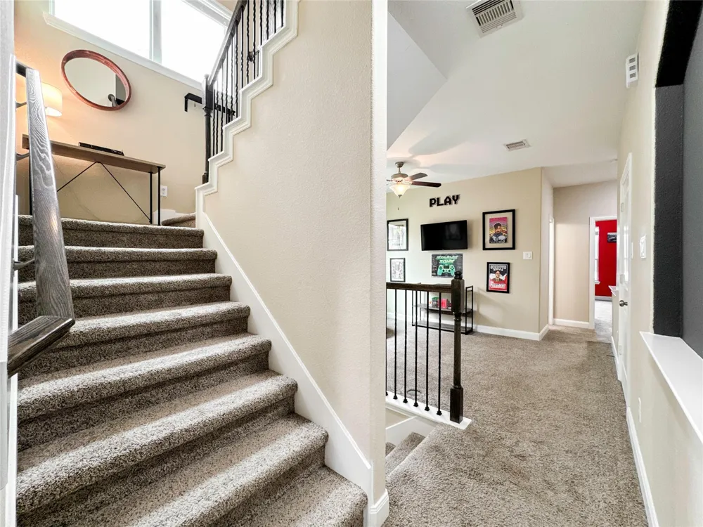 717 Via Lago Webster, TX 77598