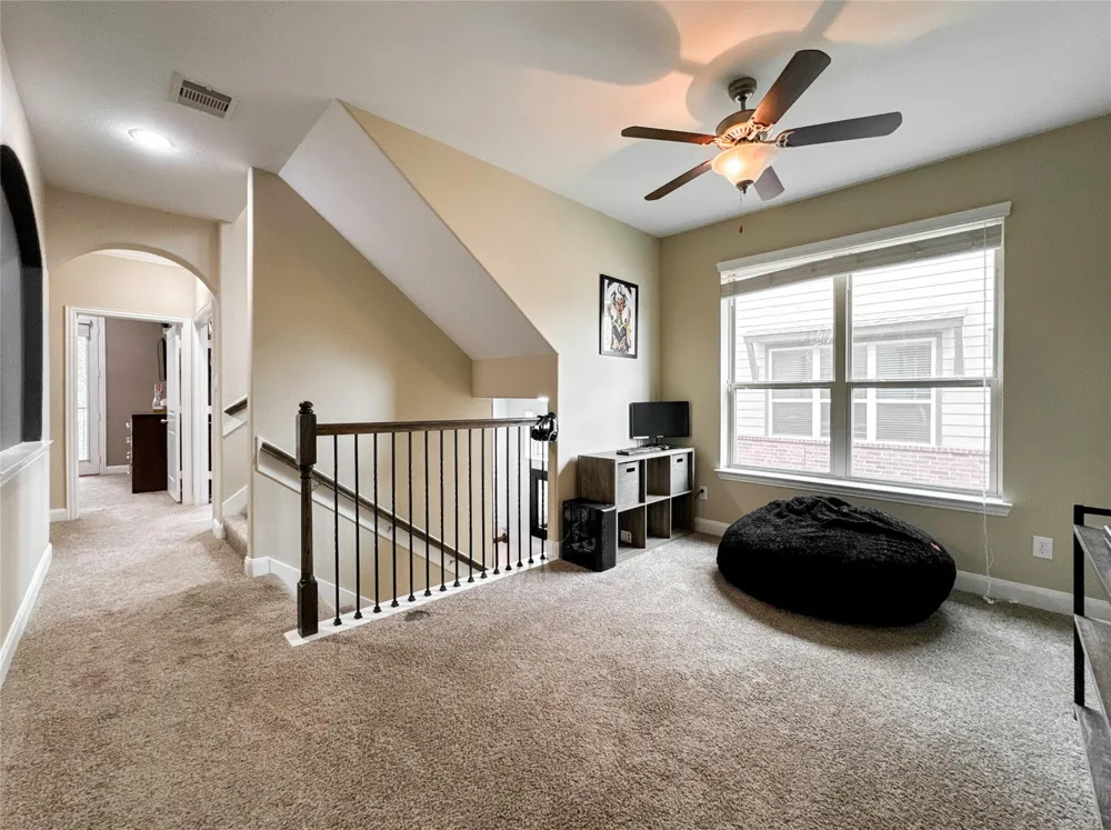 717 Via Lago Webster, TX 77598
