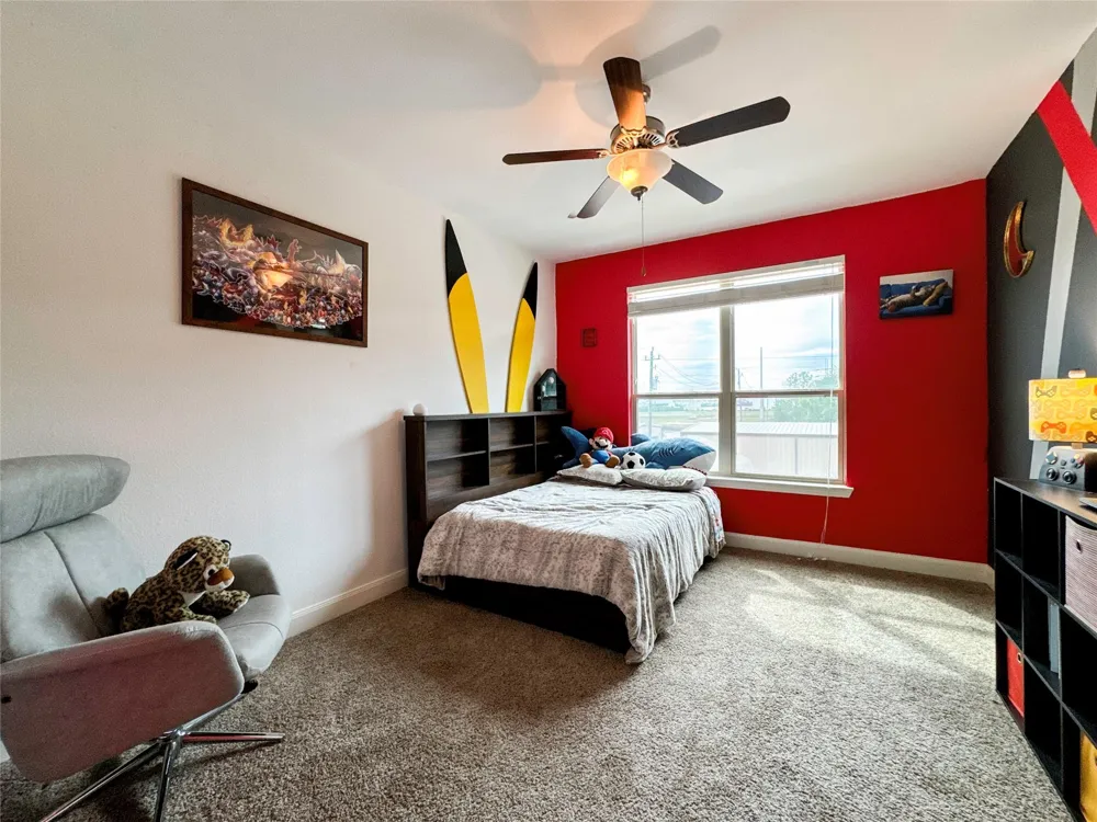 717 Via Lago Webster, TX 77598