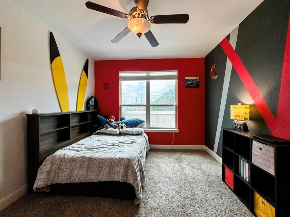 717 Via Lago Webster, TX 77598