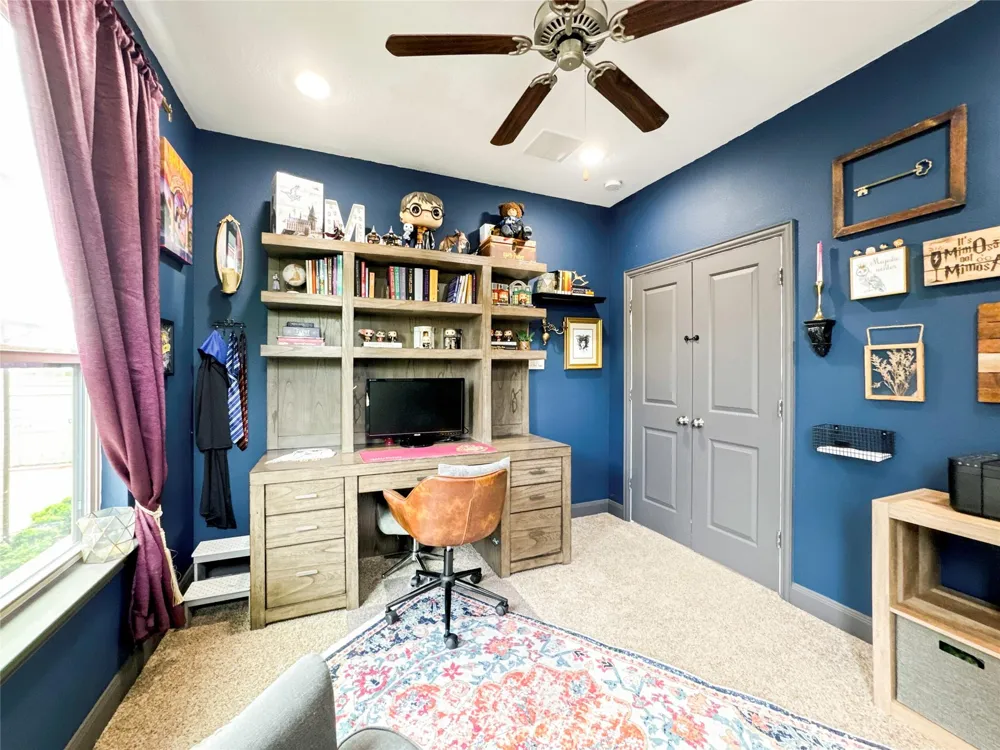 717 Via Lago Webster, TX 77598