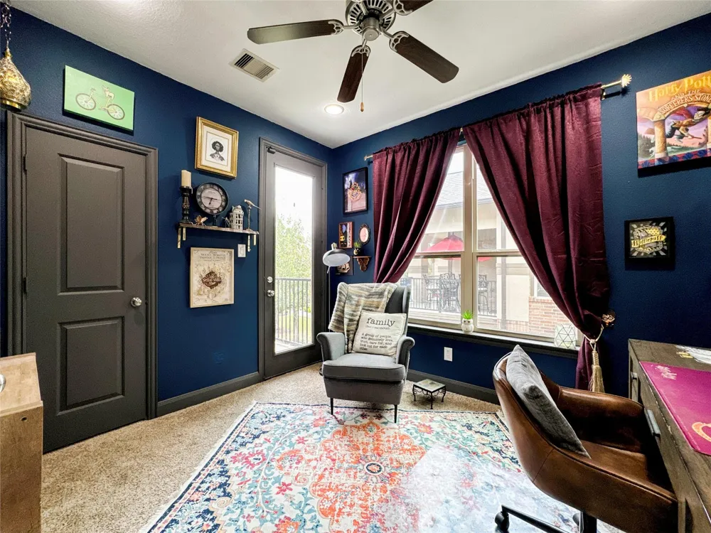 717 Via Lago Webster, TX 77598