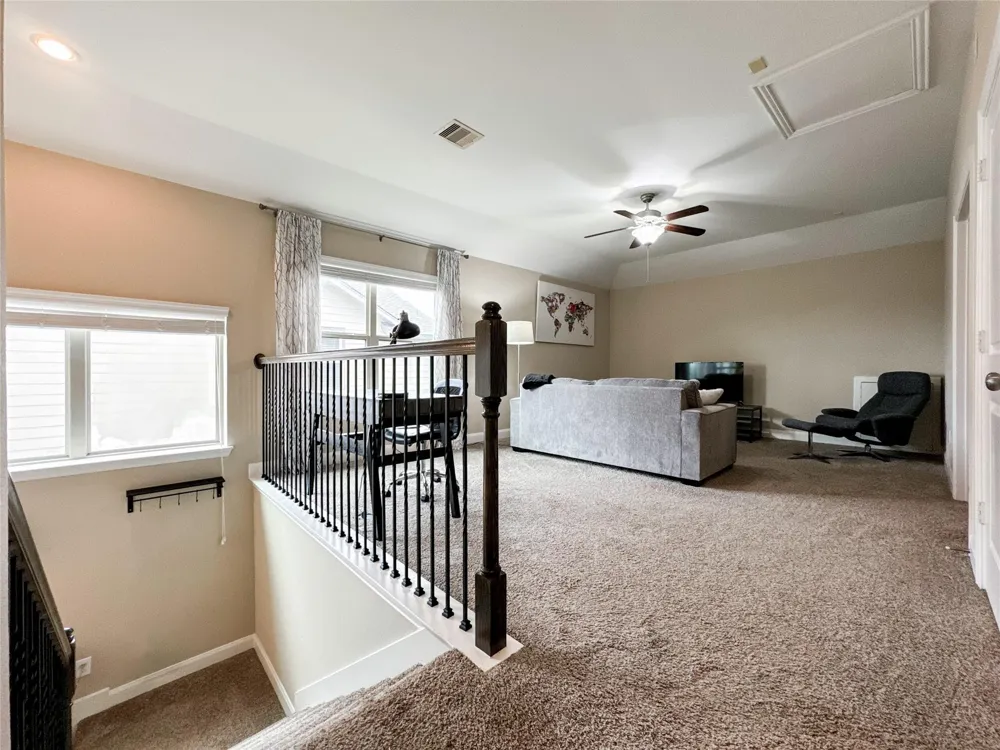 717 Via Lago Webster, TX 77598