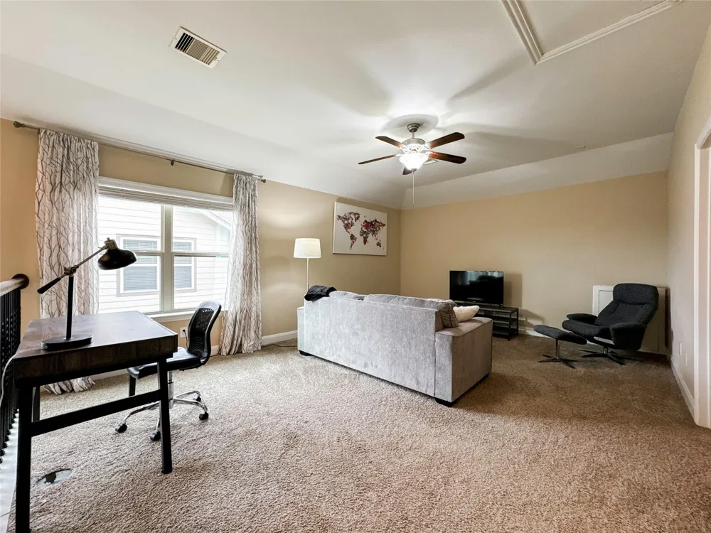 717 Via Lago Webster, TX 77598