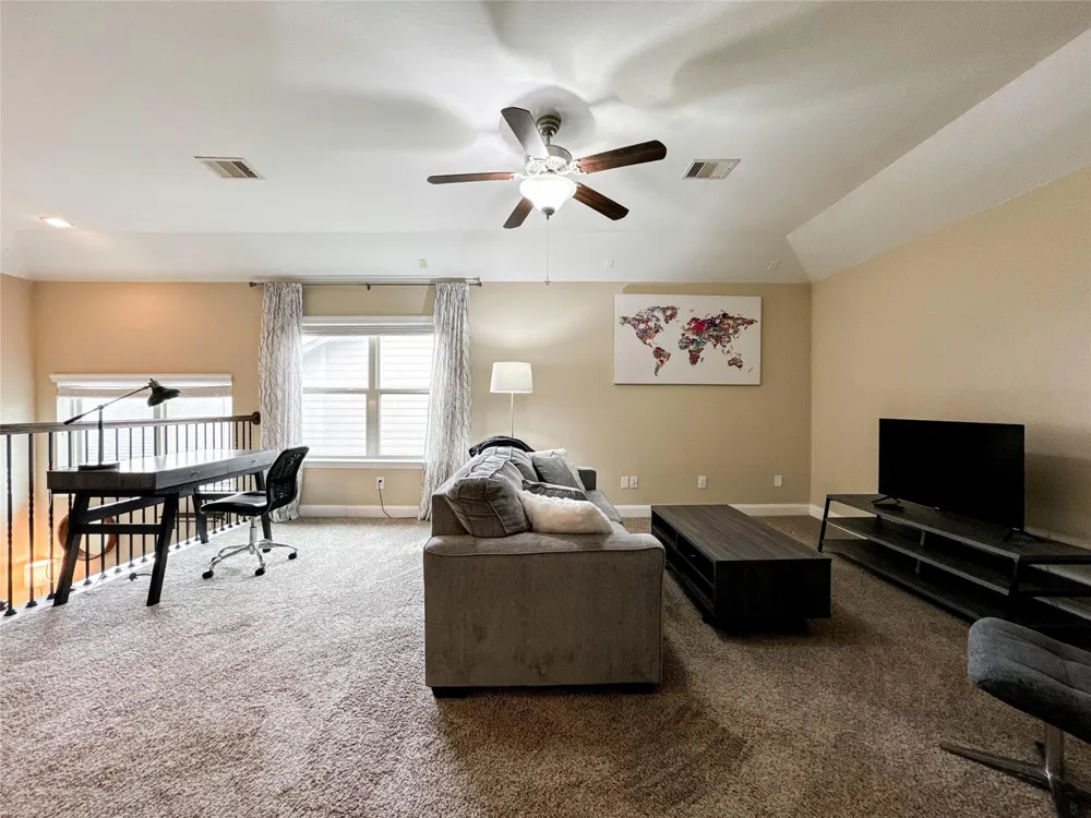 717 Via Lago Webster, TX 77598