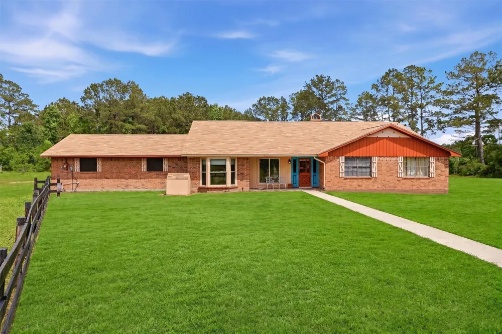 21992 Highway 321 Cleveland, TX 77327