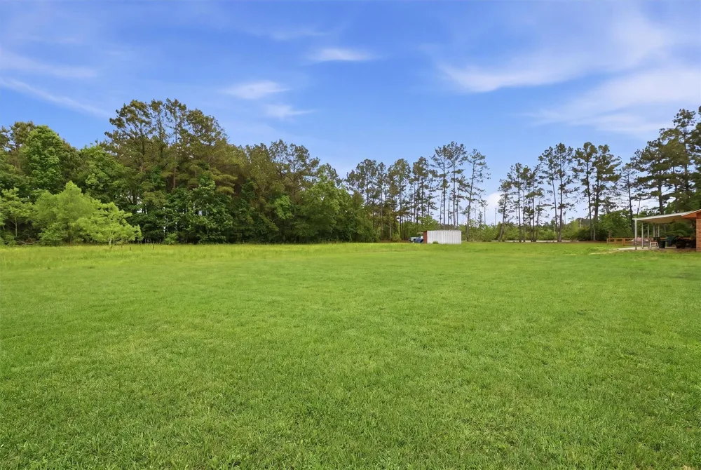 21992 Highway 321 Cleveland, TX 77327