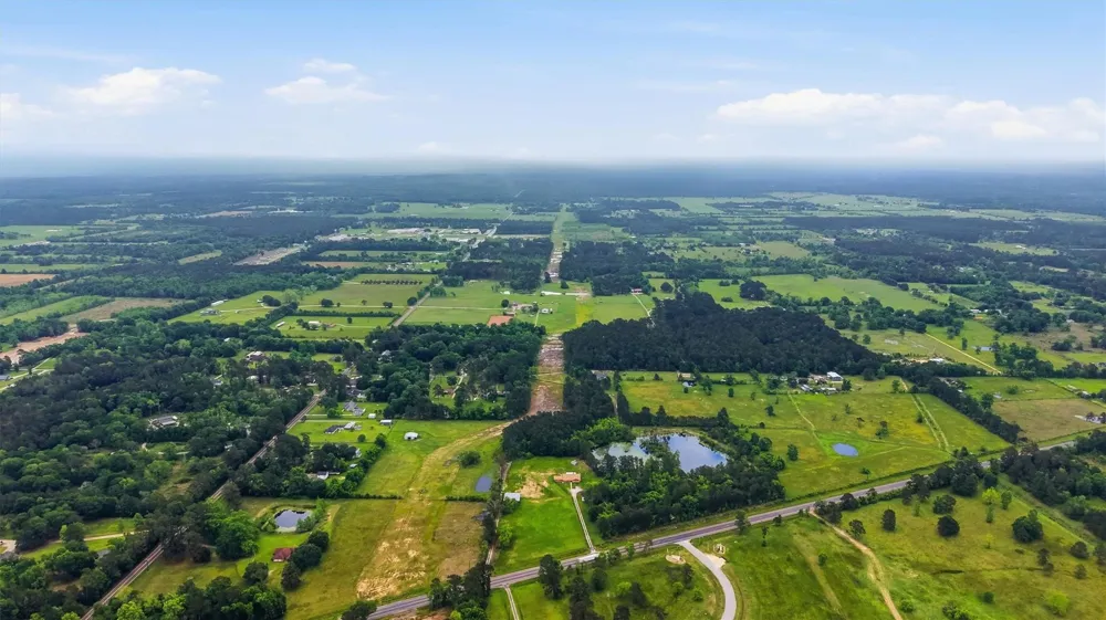 21992 Highway 321 Cleveland, TX 77327