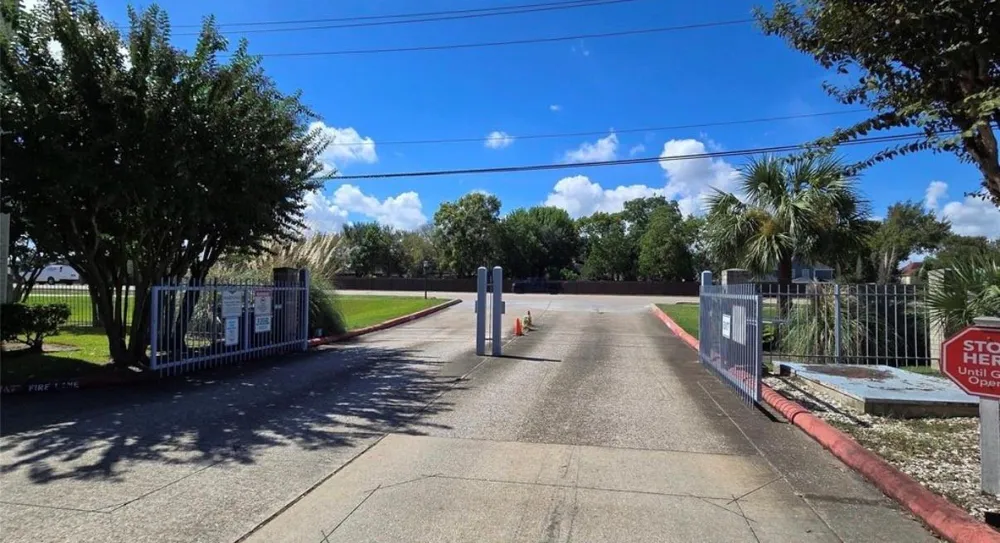 18617 Egret Bay Boulevard #504 Webster, TX 77058