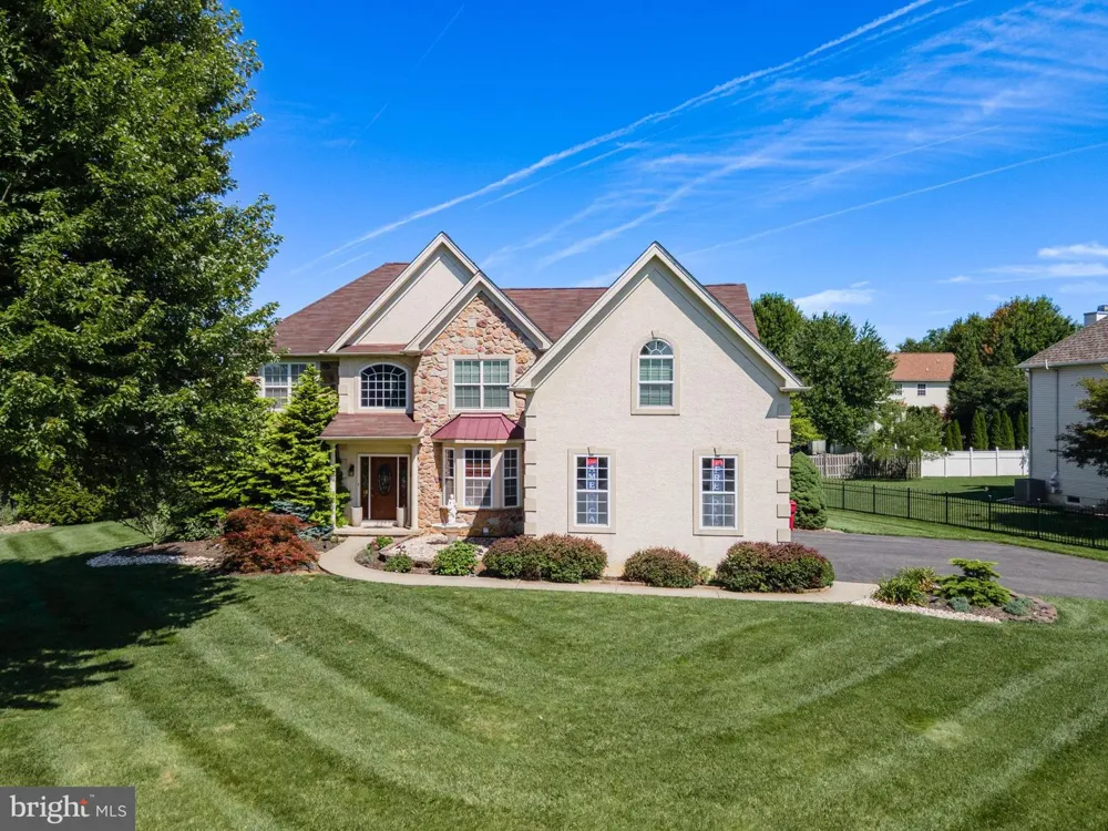 2295 LEIGH DRIVE Easton, PA 18040