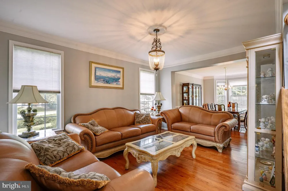2295 LEIGH DRIVE Easton, PA 18040