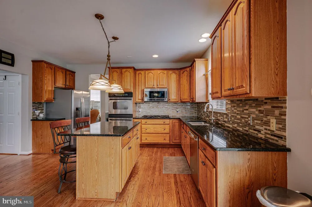 2295 LEIGH DRIVE Easton, PA 18040