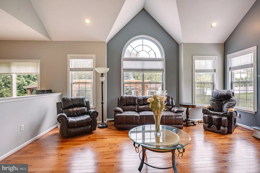 2295 LEIGH DRIVE Easton, PA 18040