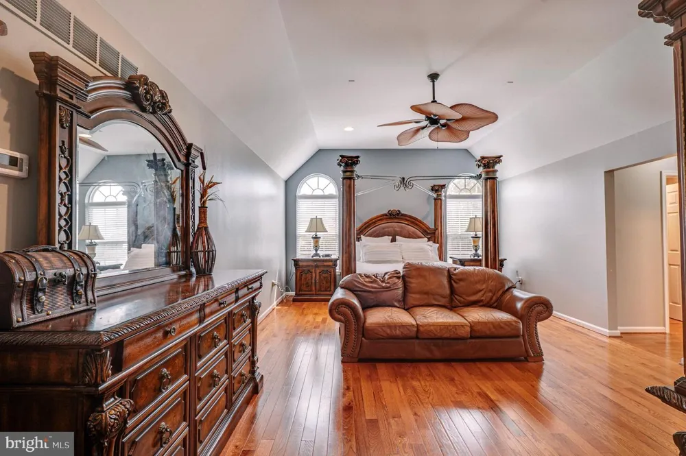 2295 LEIGH DRIVE Easton, PA 18040
