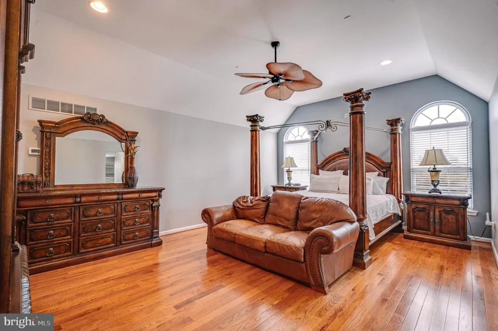 2295 LEIGH DRIVE Easton, PA 18040