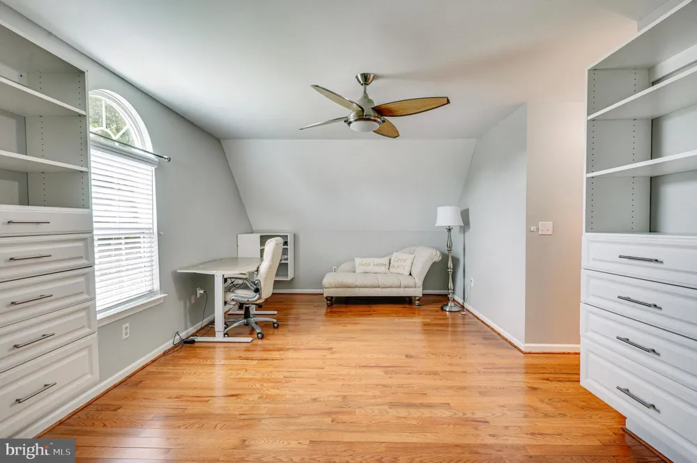 2295 LEIGH DRIVE Easton, PA 18040