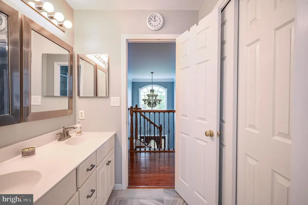 2295 LEIGH DRIVE Easton, PA 18040