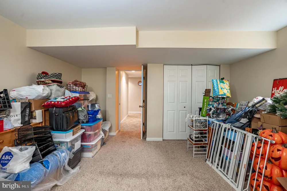 2295 LEIGH DRIVE Easton, PA 18040
