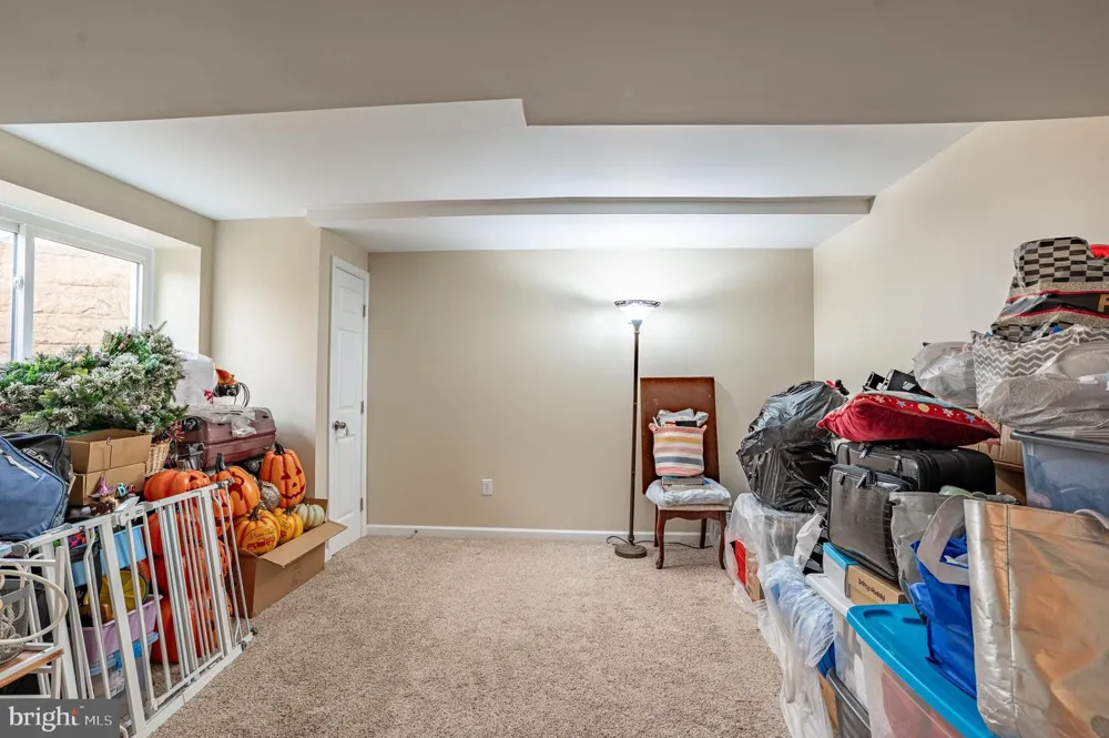 2295 LEIGH DRIVE Easton, PA 18040
