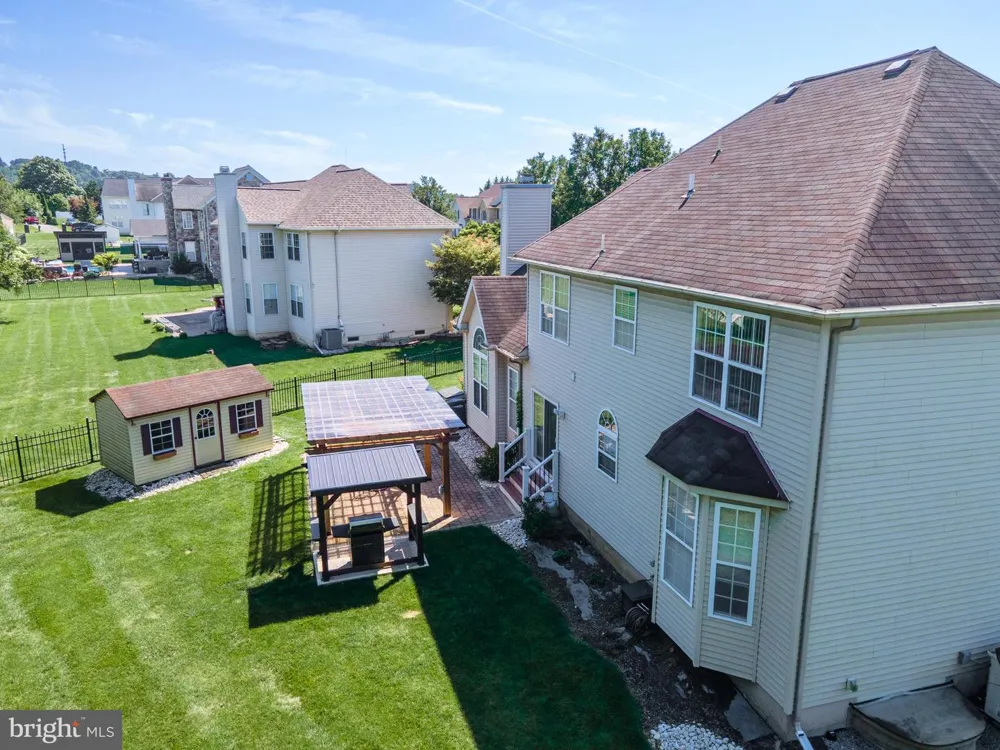 2295 LEIGH DRIVE Easton, PA 18040