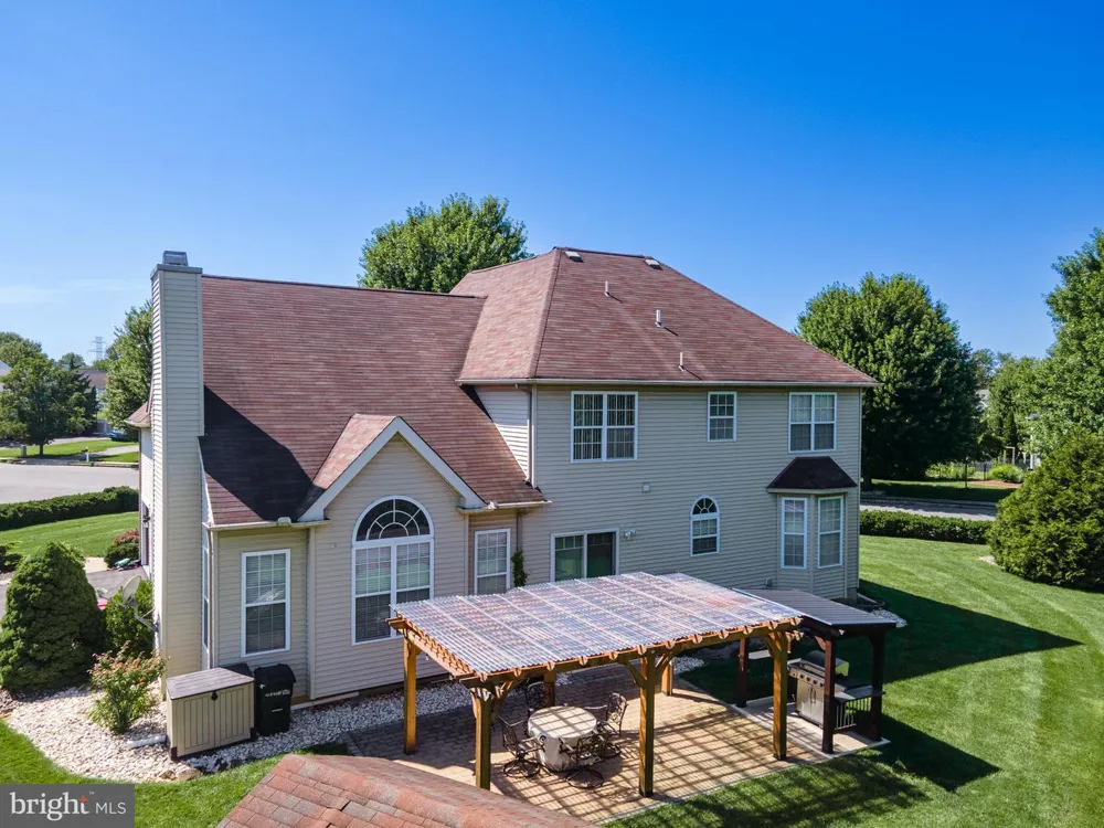 2295 LEIGH DRIVE Easton, PA 18040