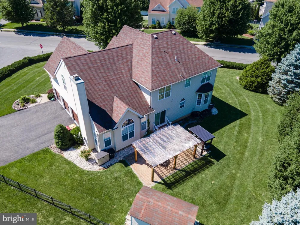 2295 LEIGH DRIVE Easton, PA 18040