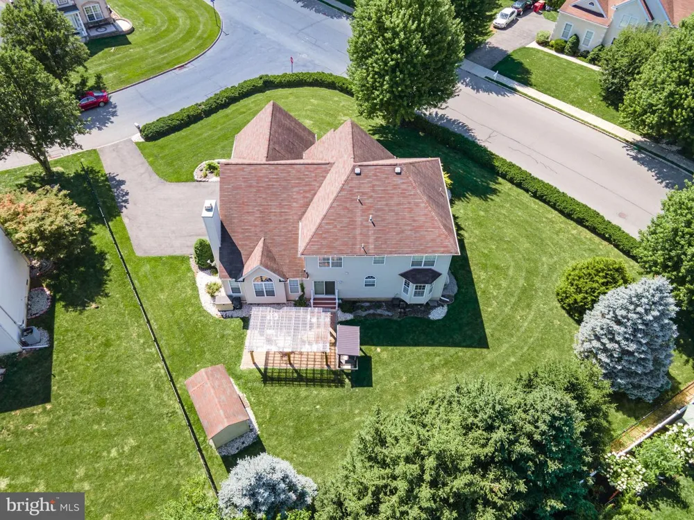 2295 LEIGH DRIVE Easton, PA 18040