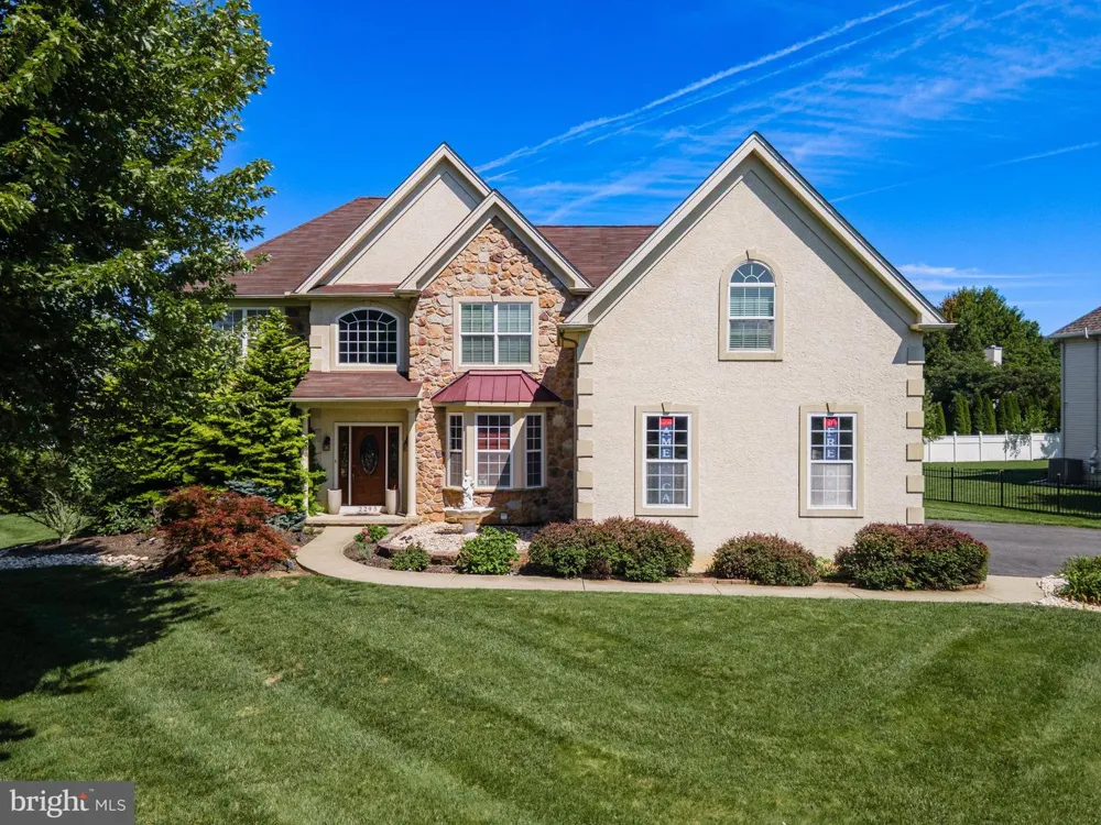 2295 LEIGH DRIVE Easton, PA 18040