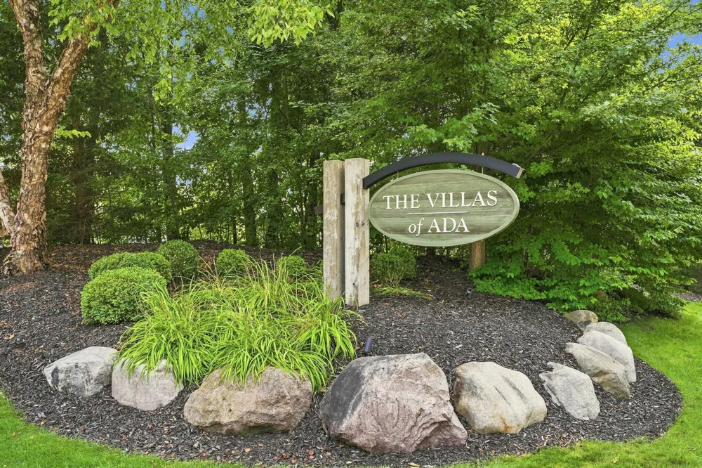 1073 Bridge Crest SE Ada, MI 49301