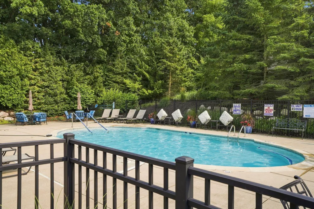 1073 Bridge Crest SE Ada, MI 49301