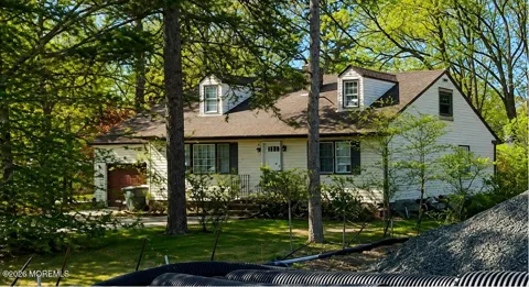 1050 W County Line Road