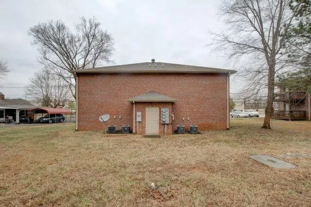 1640 Golf Club Lane #C Clarksville, TN 37043