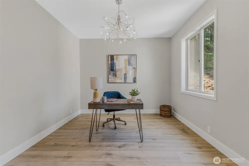 2222 NW Iris Court Camas, WA 98607