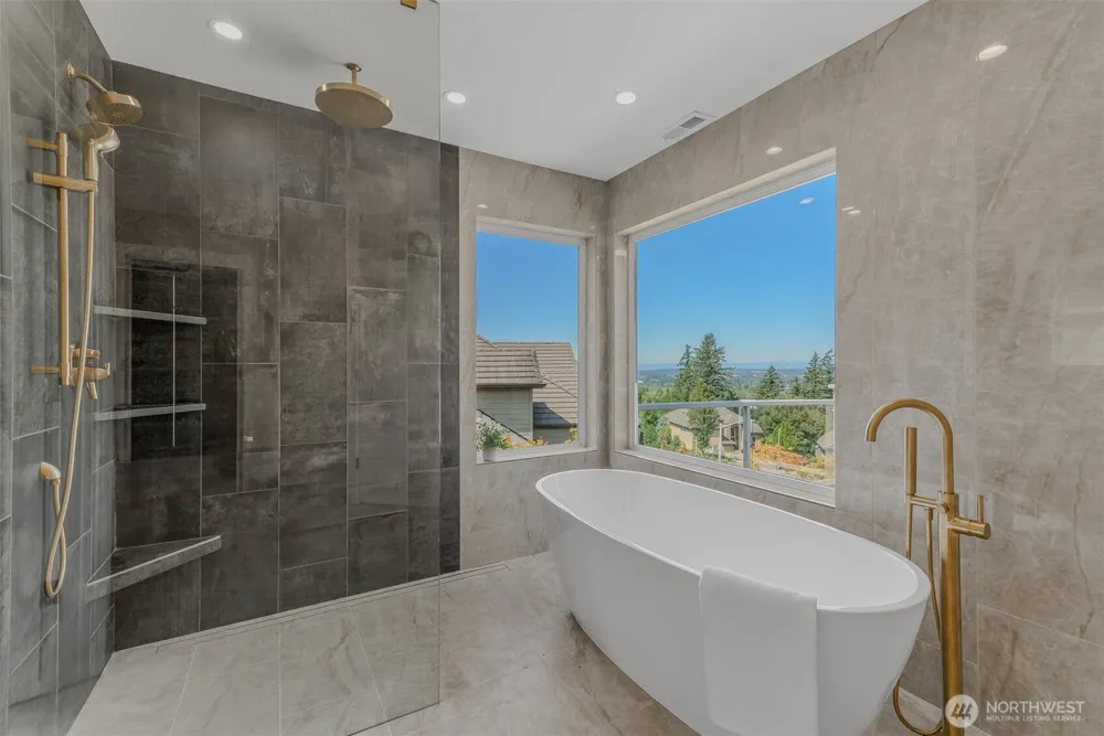 2222 NW Iris Court Camas, WA 98607